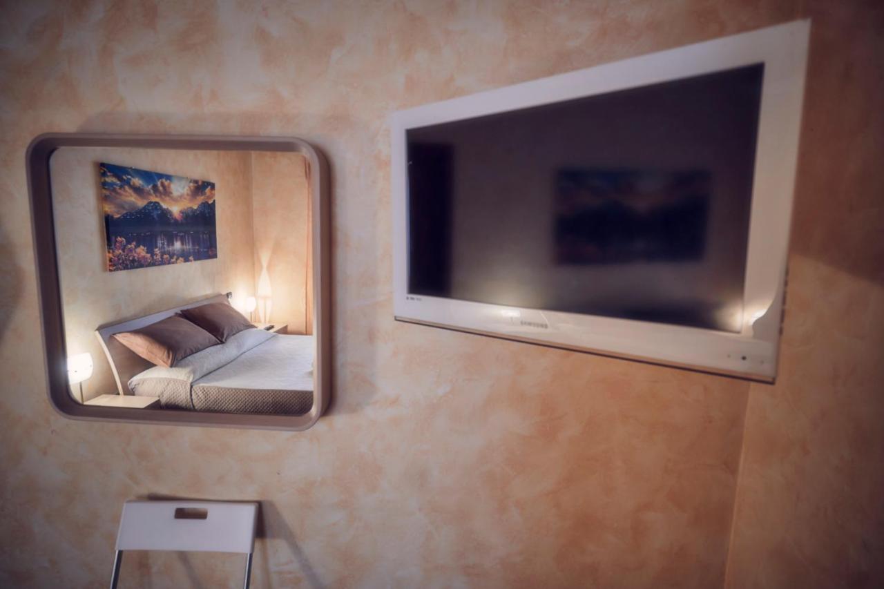 Travelershome Ciampino Suite Exteriör bild