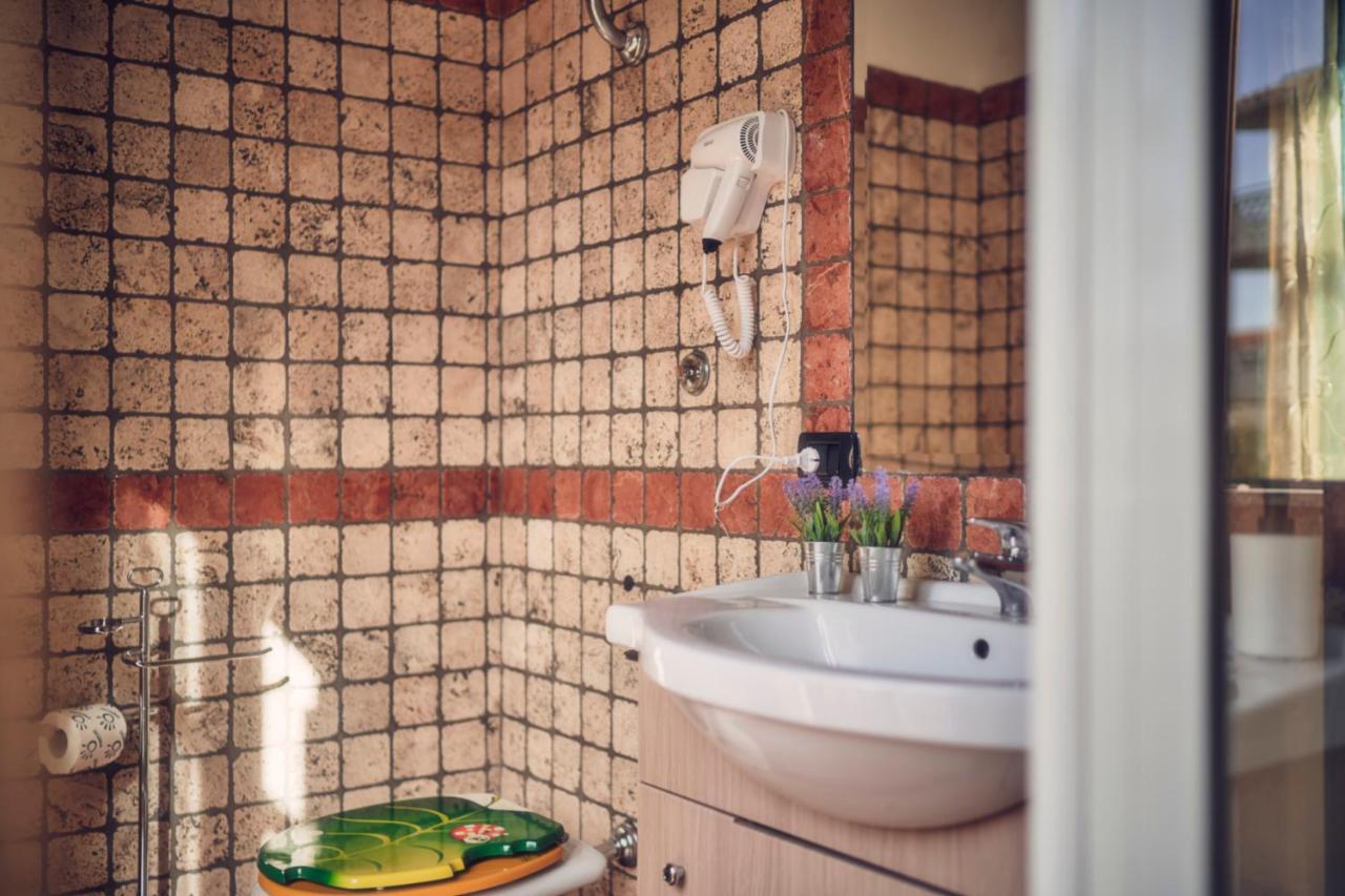 Travelershome Ciampino Suite Exteriör bild