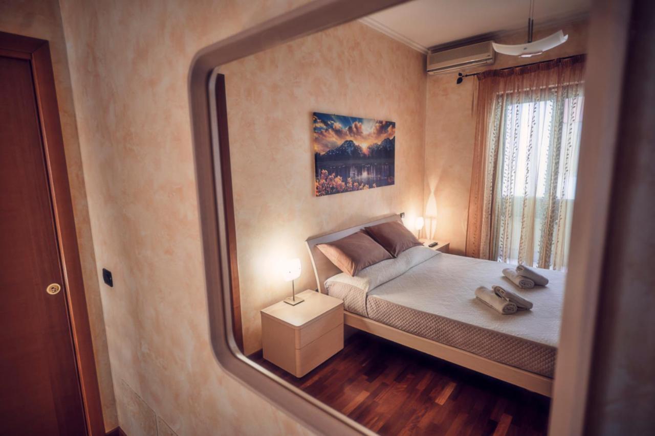Travelershome Ciampino Suite Exteriör bild