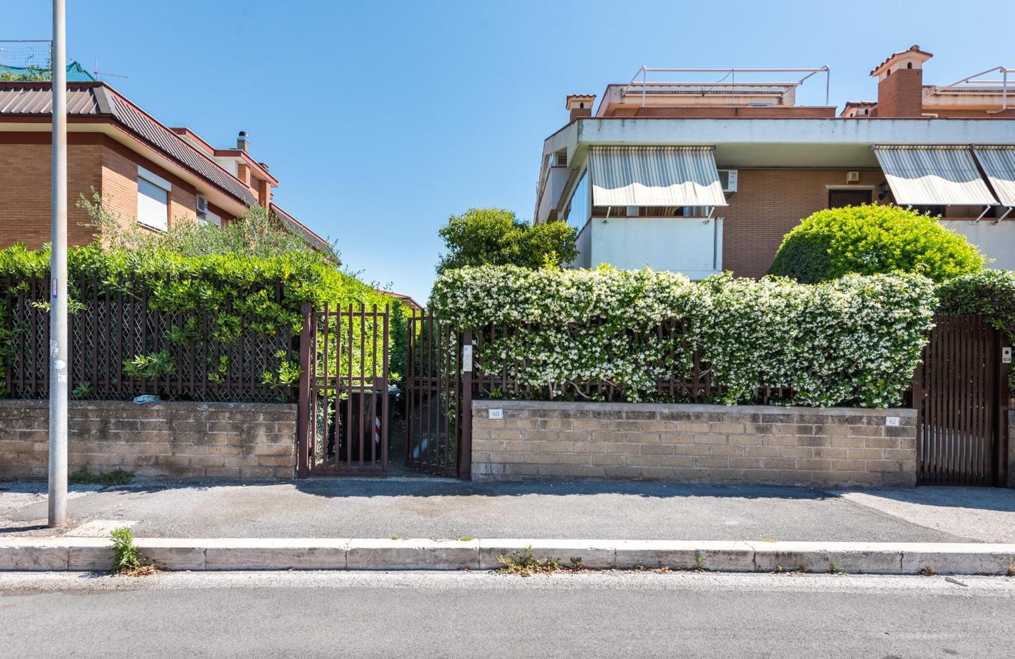 Travelershome Ciampino Suite Exteriör bild