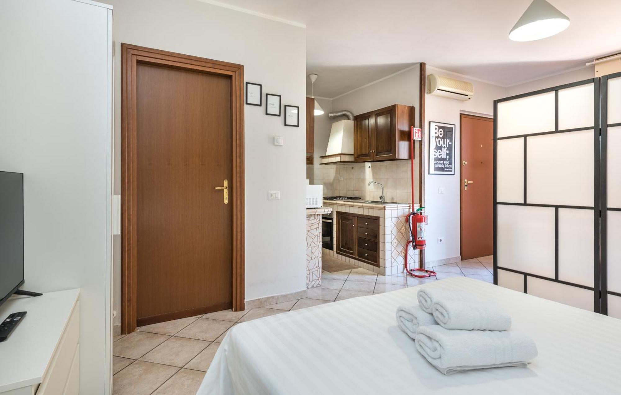 Travelershome Ciampino Suite Exteriör bild